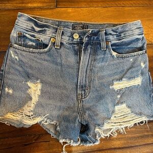 Abercrombie and fitch high rise Jean shorts 😎